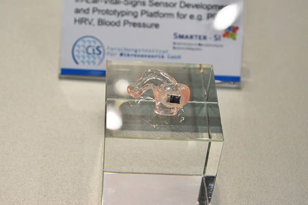 prototyp produktdesign in-ear puls oximeter